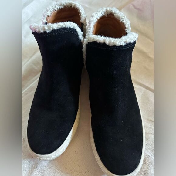 Lucky Brand Boots Black Sherpa Laycia Chelsea Ankle Sneaker Suede Leathe… - Picture 1 of 7